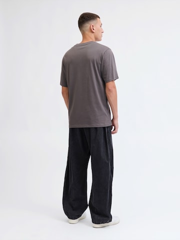 JACK & JONES Koszulka 'JCOFLARE' w kolorze szary