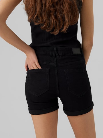 VERO MODA Slimfit Shorts 'LUNA' in Schwarz