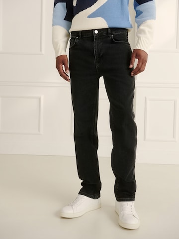 Guido Maria Kretschmer Men Regular Jeans 'Maiko' in Zwart: voorkant