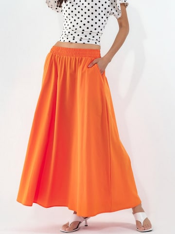 Busem Skirt in Orange: front
