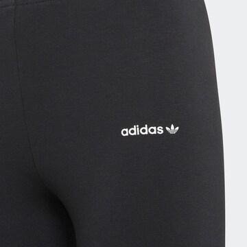 ADIDAS ORIGINALS Skinny Leggingsit värissä musta