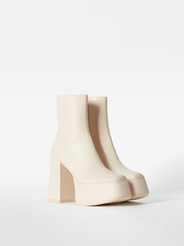 Bottines Bershka en blanc