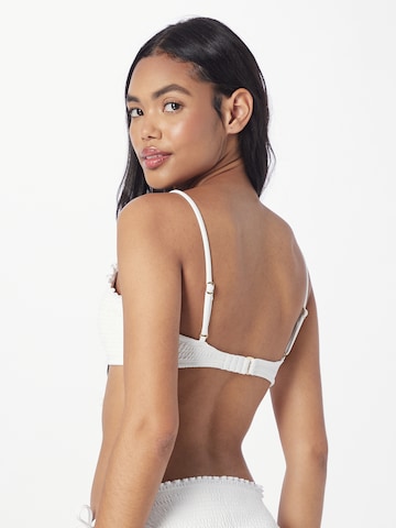 HOLLISTER - Triángulo Top de bikini en blanco