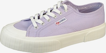 Baskets basses SUPERGA en violet : devant