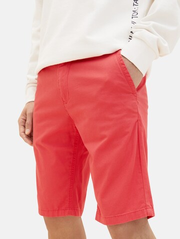 Regular Pantalon chino TOM TAILOR en rouge