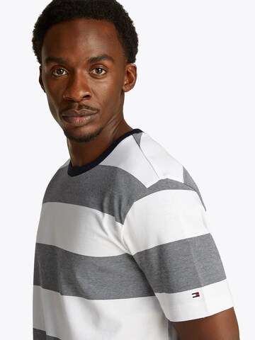 TOMMY HILFIGER T-Shirt in Weiß
