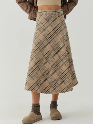 Hiccup Skirt in Beige: front