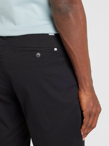 regular Pantaloni chino di s.Oliver in nero