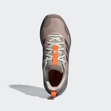 ADIDAS TERREX - Sapato baixo 'Eastrail 3' em castanho