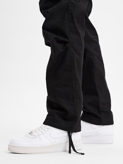 HUGO Pantalon cargo 'Garlo' en gris / noir, Vue avec produit