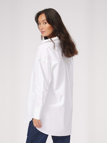 Maglietta ' Oversized ' di TEESHOPPEN in bianco