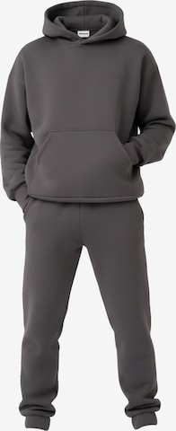 cut my fashion Tracksuit 'Treningai vyrams "CMF by Kamilė" CMF323' in Grey: front