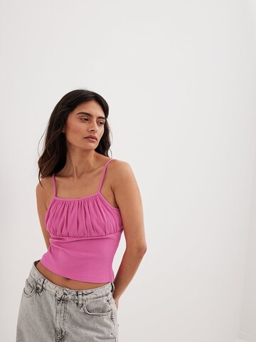 NA-KD Top in Roze: voorkant