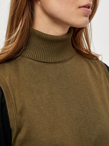 Top in maglia 'Raka' di minus in verde
