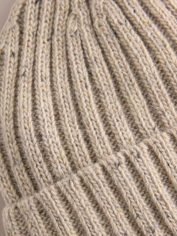 Next Muts in Beige