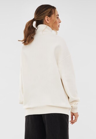 Johnny Urban Sweatshirt 'Cooper' in Beige
