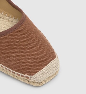 Castañer Espadrilles 'Padua' in Bruin