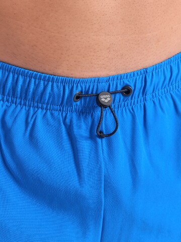 ARENA Badeshorts 'EVO BEACH BOXER SOLID' i blå