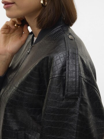 Veste mi-saison 'WREN ' VERO MODA en noir