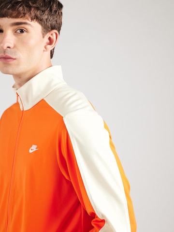 Nike Sportswear Обычный Костюм 'Club' в Оранжевый
