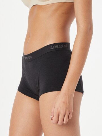 super.natural Regular Sportshorts in Schwarz: Vorderseite
