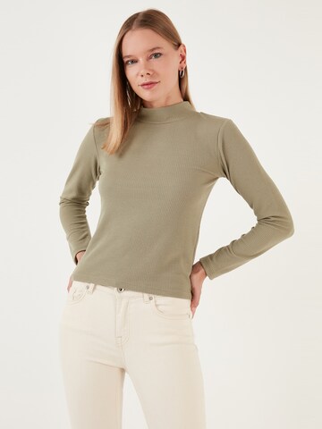 Pullover di LELA in verde: frontale