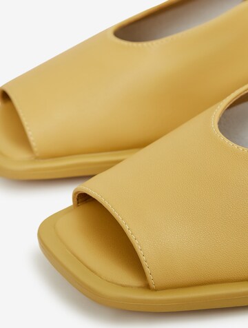 CESARE GASPARI Sandals in Yellow