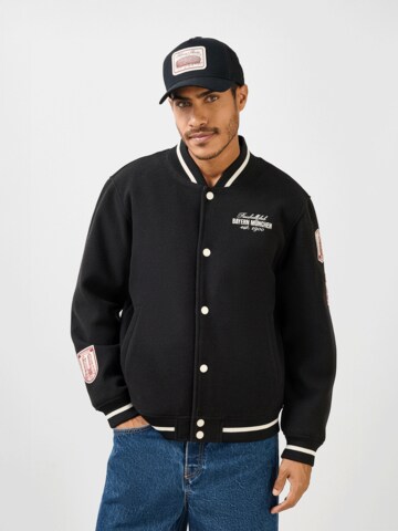 FC BAYERN MÜNCHEN Between-Season Jacket in Black: front