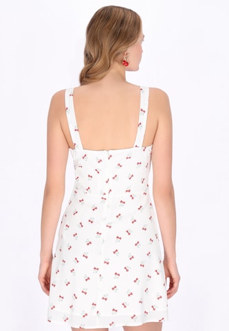 Robe 'Young Fashion' MYMO en blanc