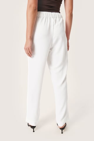 SOAKED IN LUXURY Tapered Pants 'Shirley' in White