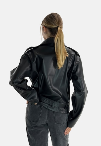 Elara Between-Season Jacket in Black