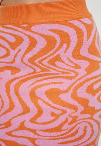 swirly Rock in Orange