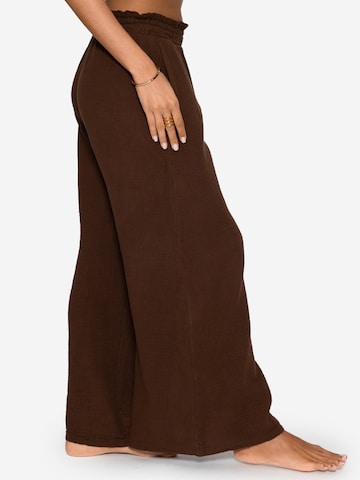 SASSYCLASSY Loose fit Pants in Brown