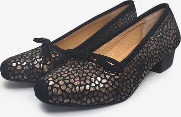 TIGGERS Classic Flats in Black