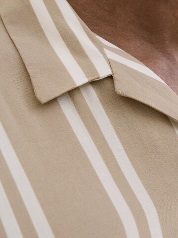 JACK & JONES Comfort fit Overhemd 'JJEJeff' in Beige