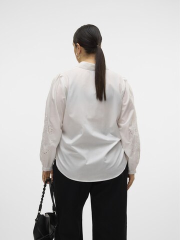 Vero Moda Curve Blouse 'VMCKava' in Wit