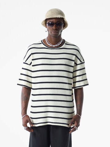 T-Shirt VAMOS CLO en blanc : devant