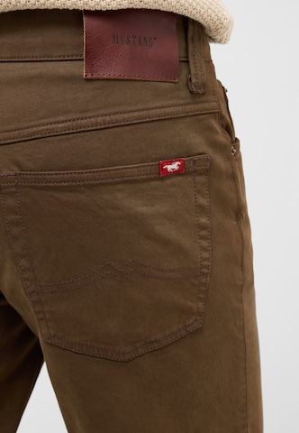 MUSTANG Regular Trousers in Brown