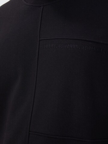 Tommy Life Sweatshirt in Black