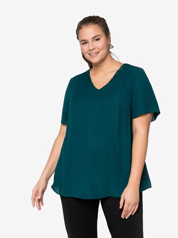 SHEEGO Tunic in Green: front