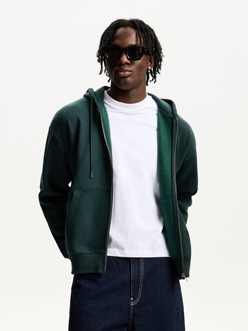 Bershka Sweatjacka i grön: framsida