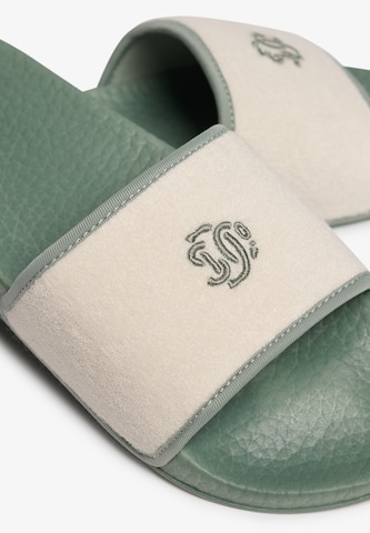 Claquettes / Tongs Superdry & Co en vert