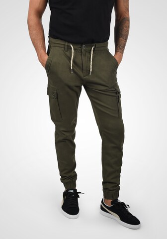 BLEND Regular Cargo Pants 'Sellini' in Green: front