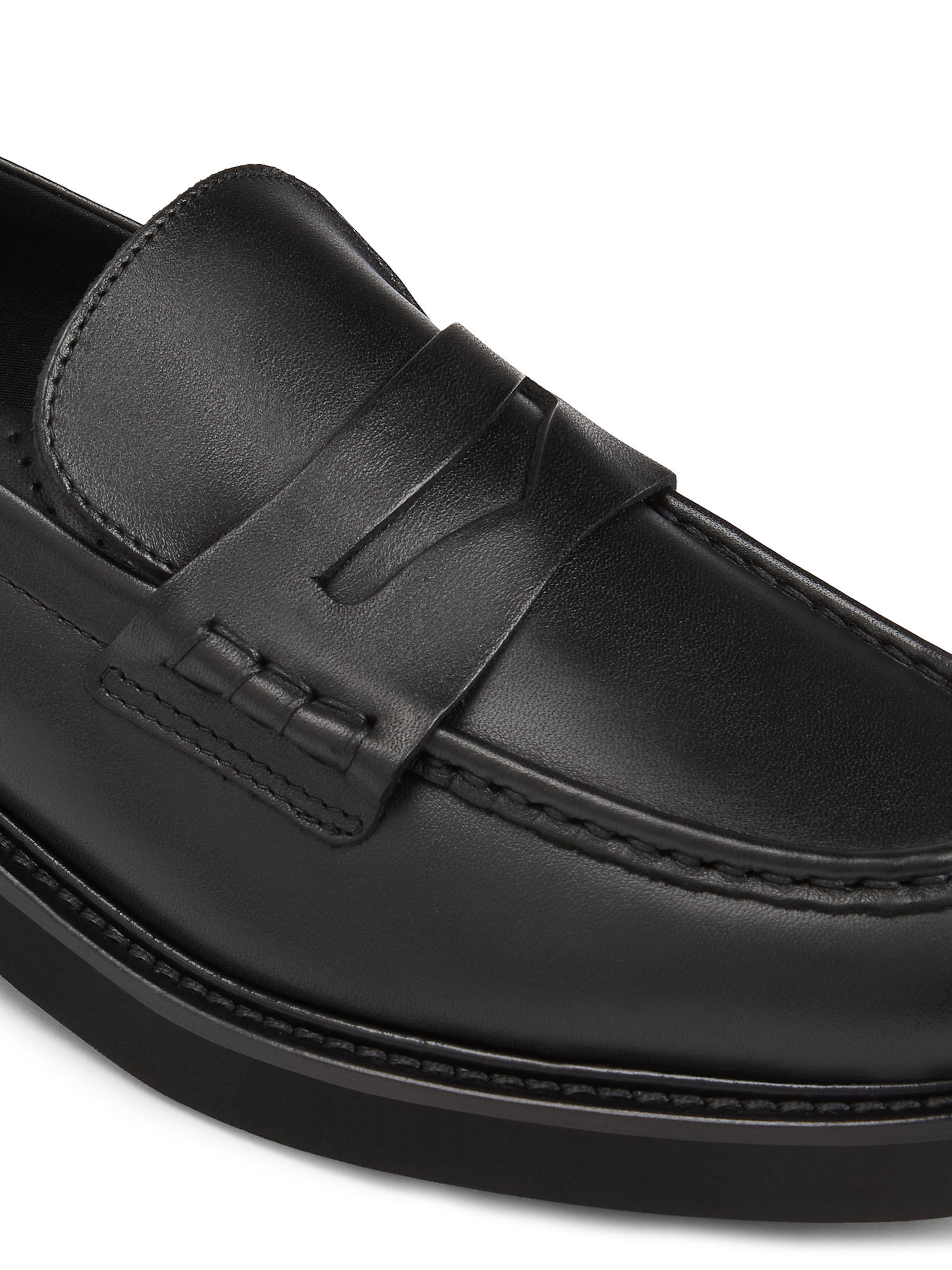 Chaussure basse TOMMY HILFIGER en noir
