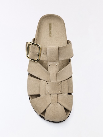 Bershka Nizki natikači | bež barva