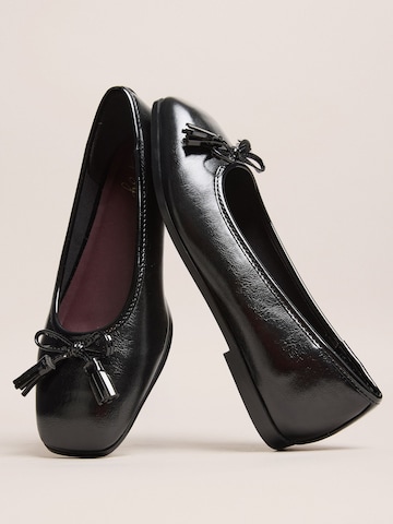 Balerini de la Lipsy pe negru