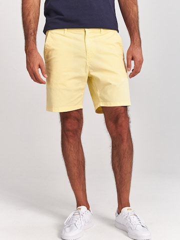 Shiwi - regular Pantalón chino 'Jack' en amarillo: frente