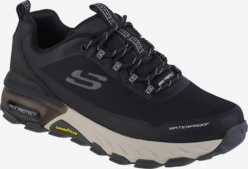 SKECHERS Sneakers laag 'Skechers Max Protect-Fast Track' in Zwart: voorkant