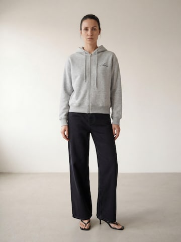 ARMIE Sweat jacket 'The Kim Zip Hoddie' in Grey