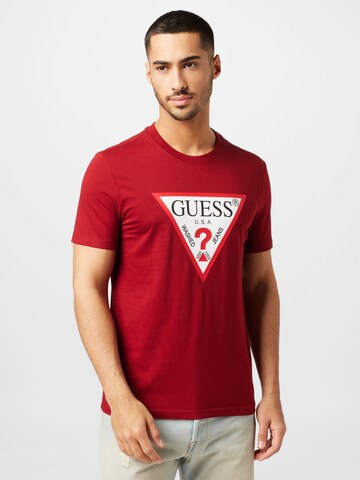 T-Shirt GUESS en rouge : devant
